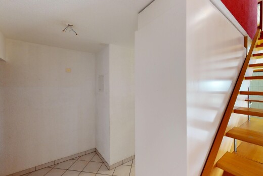 escaliers avec inside property, escaliers, cloison sèche, et drywall