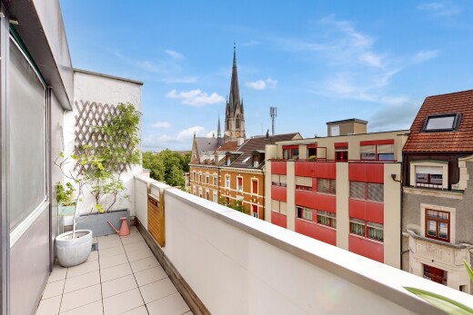 balkon mit from property, balkon, und day time