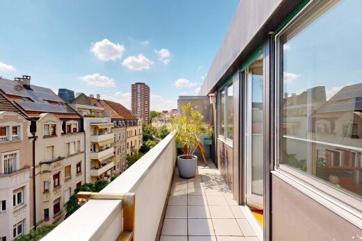 balkon mit balkon, day time, und from property