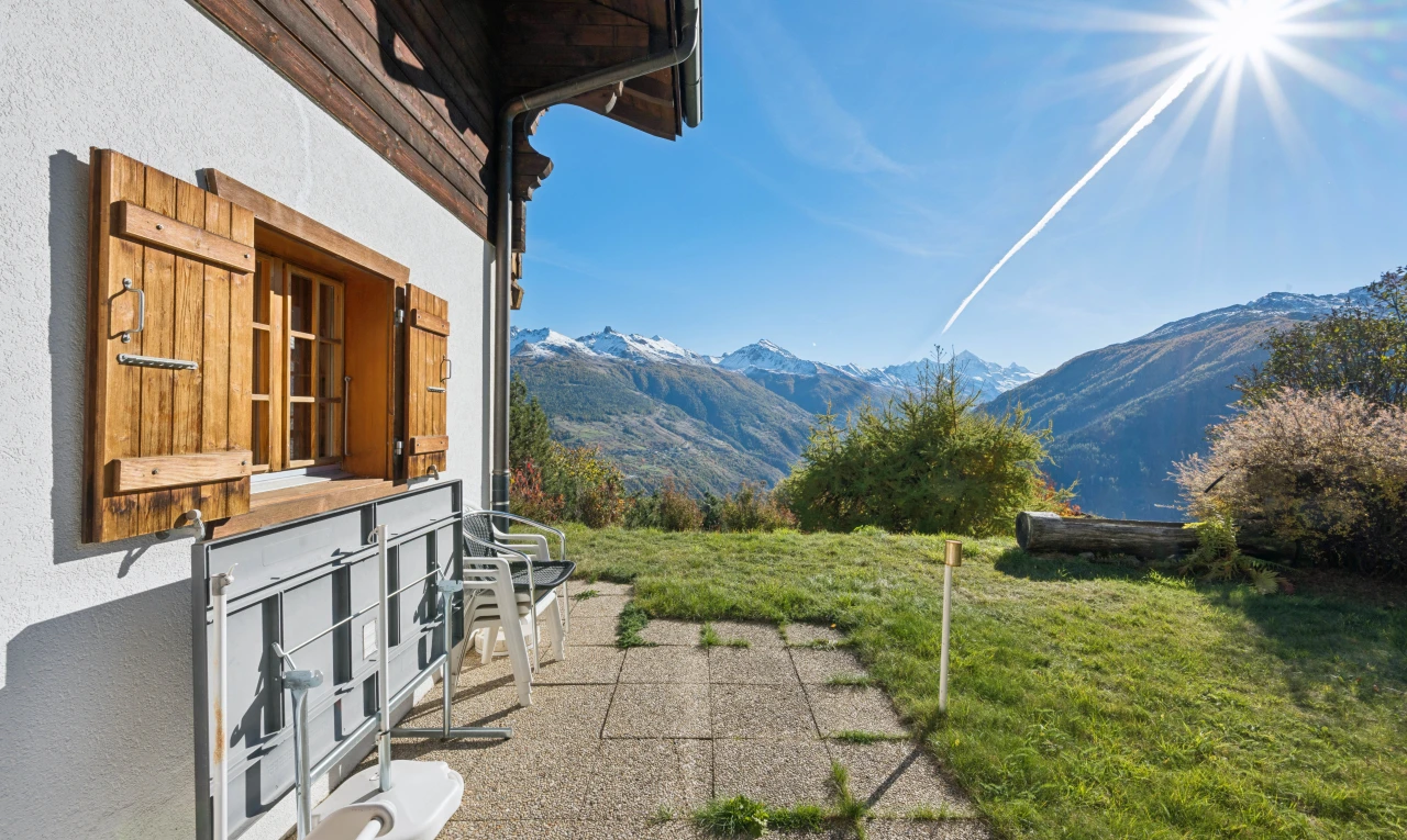 view of mountain backdrop