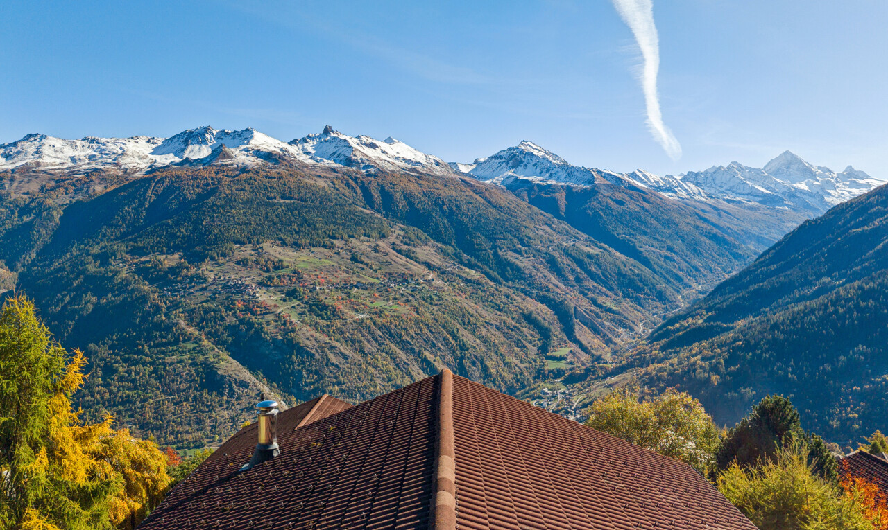 view of mountain background