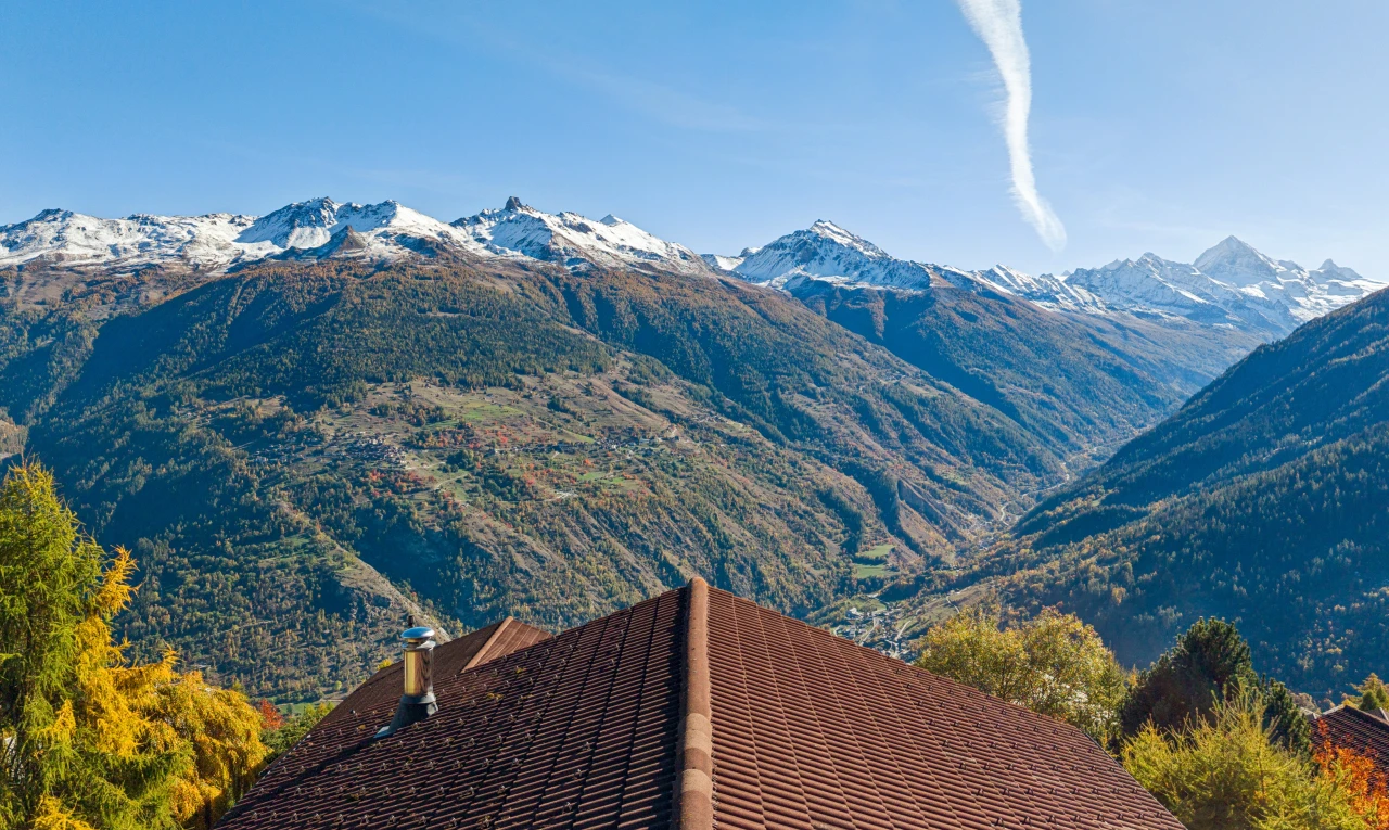 view of mountain background