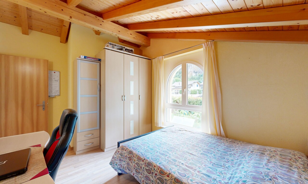 zimmer / schlafzimmer mit natürliches licht, natural light, inside property, gipskartonwand, und drywall