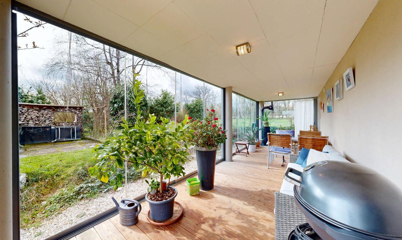 terrasse avec overcast et from property
