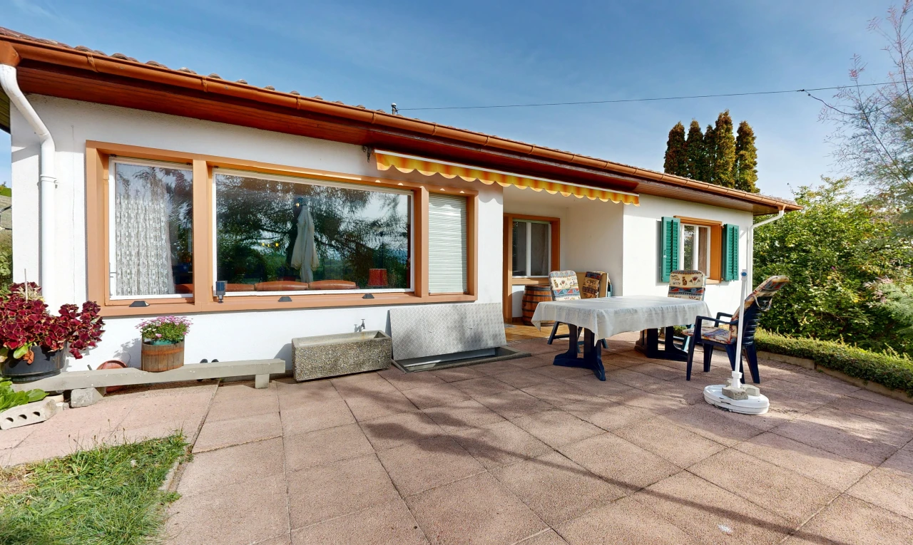 Buy it House in Vaud Carrouge