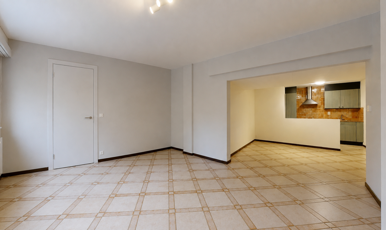 pièce vide avec sous-sol, drywall, cloison sèche, inside property, et light floor