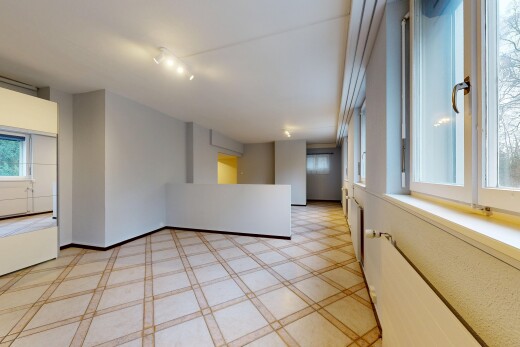 pièce vide avec natural light, lumière naturelle, inside property, drywall, et cloison sèche