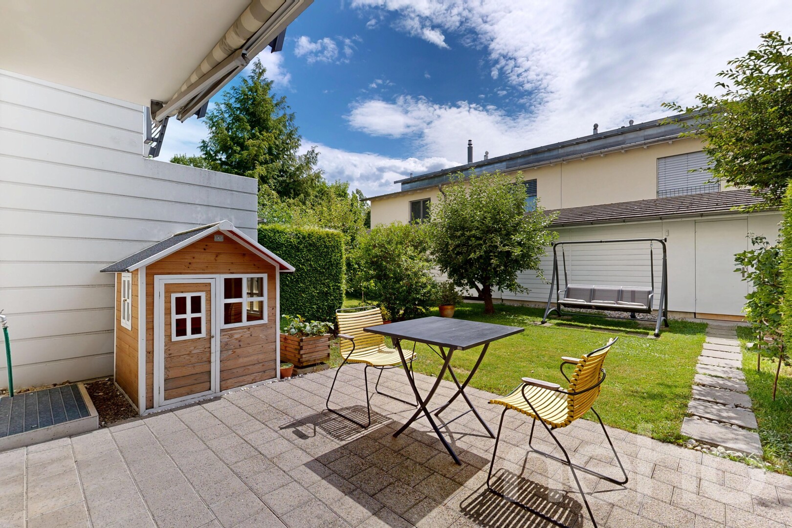 terrasse mit from property, terrasse, außenansicht, day time, und rasen