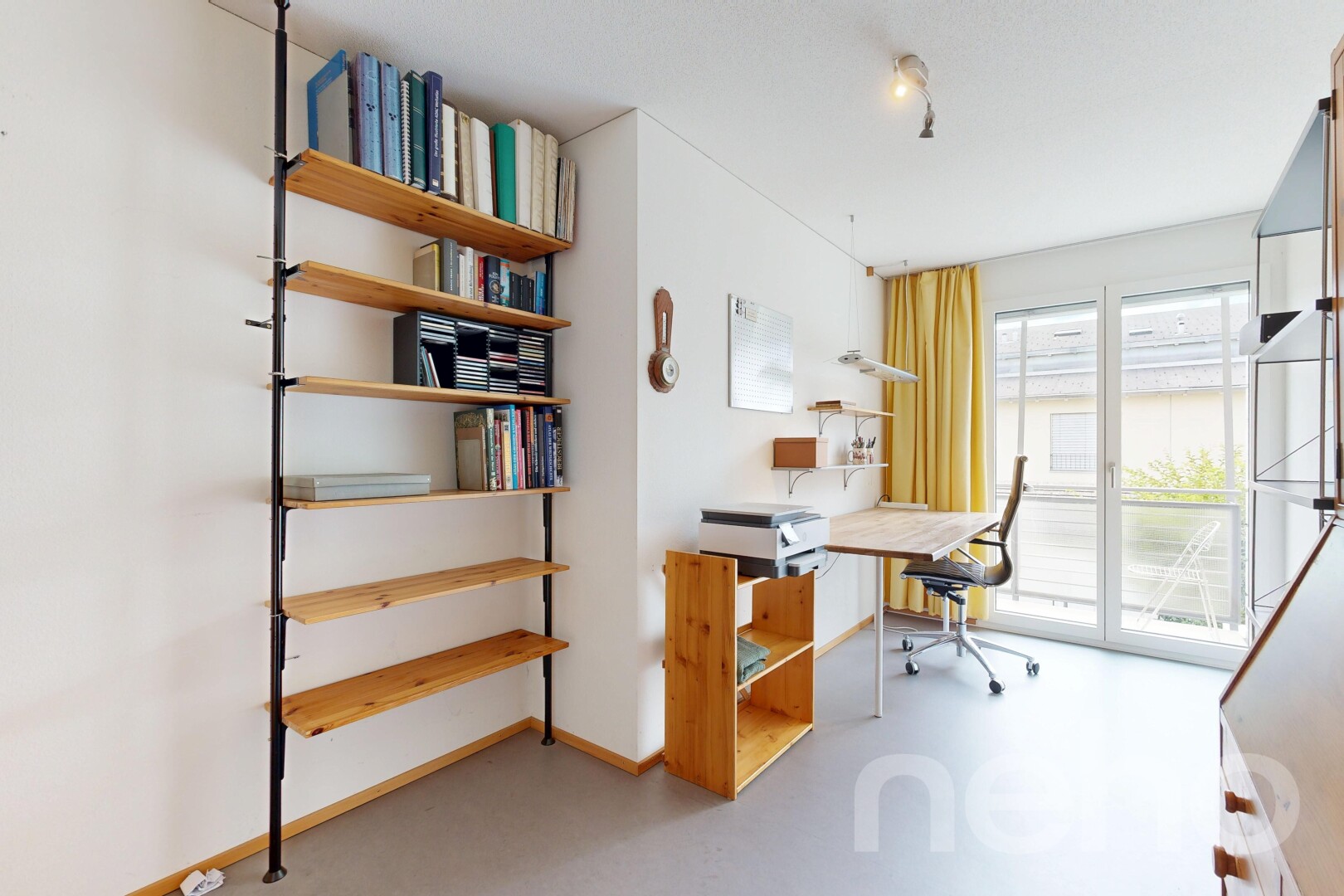 büro mit drywall, gipskartonwand, concrete floor, betonboden, und inside property