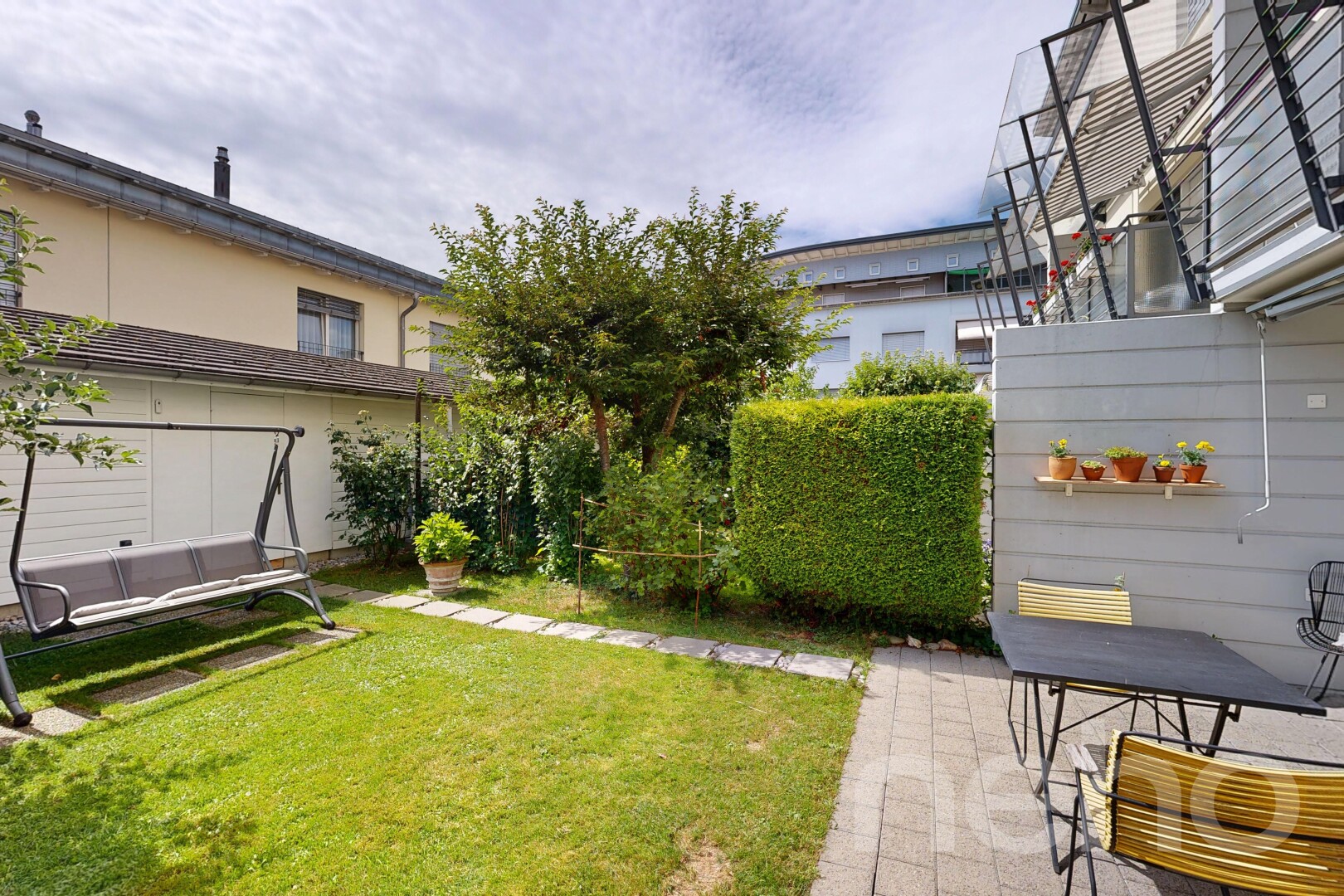 garten mit rasen, from property, und terrasse