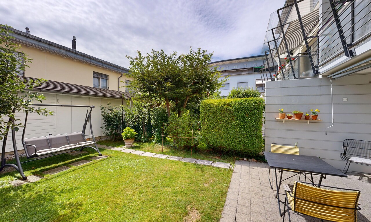 garten mit rasen, from property, und terrasse
