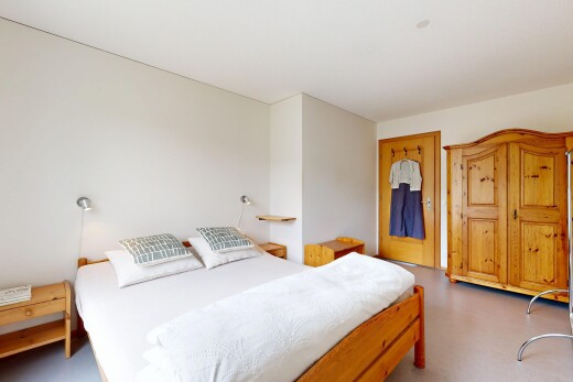 zimmer / schlafzimmer mit gipskartonwand, drywall, inside property, und light floor