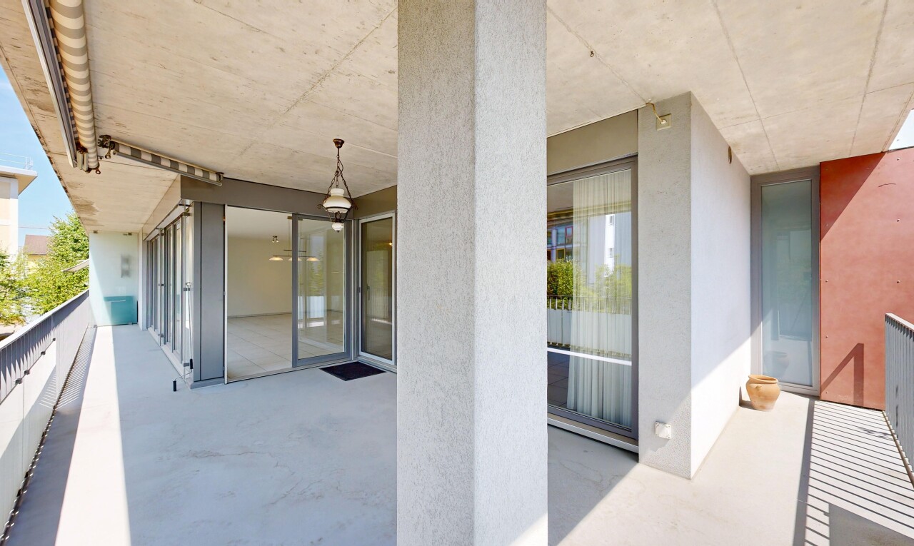 terrasse mit balkon, from property, und property visible
