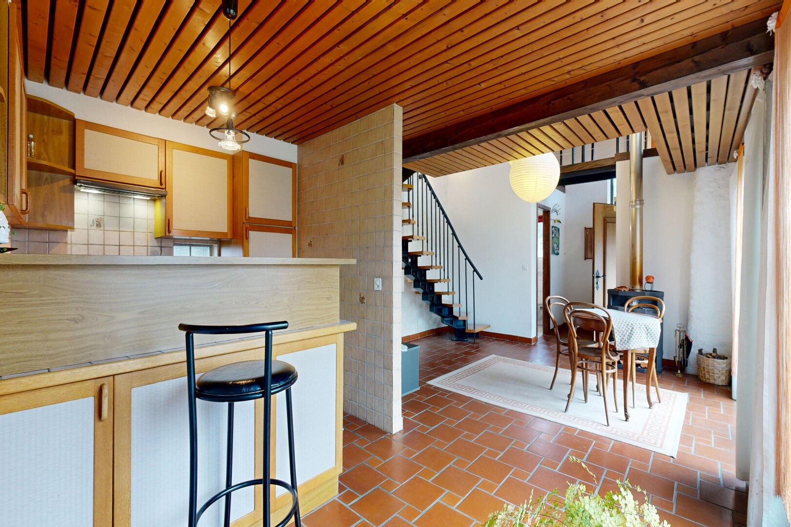 küche mit arbeitsplatten, light countertops, pendelleuchte, pendant lighting, und inside property
