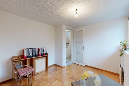wohnzimmer mit niedrige decke, low ceiling, inside property, spritzputz decke, und textured ceiling