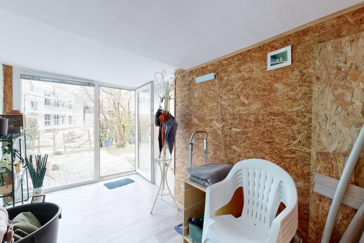 fitnessstudio mit natürliches licht, natural light, inside property, bodendeckenfenster, und floor ceiling windows