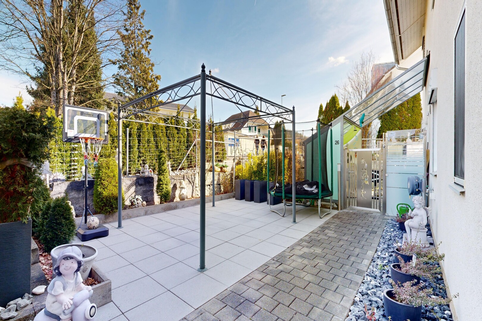 terrasse mit terrasse, day time, from property, tor, und zaun
