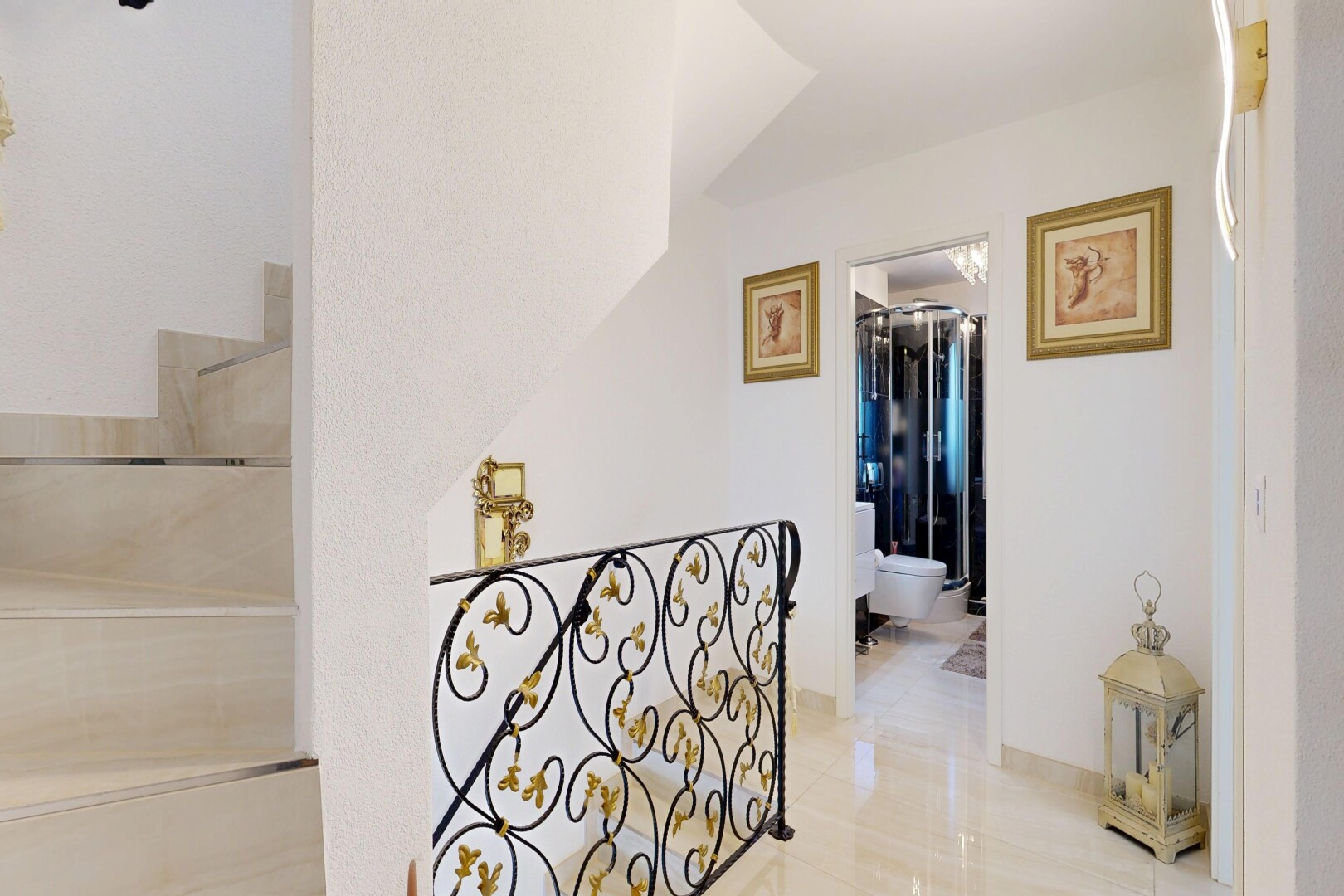 halle / korridor mit inside property, light floor, gipskartonwand, und drywall