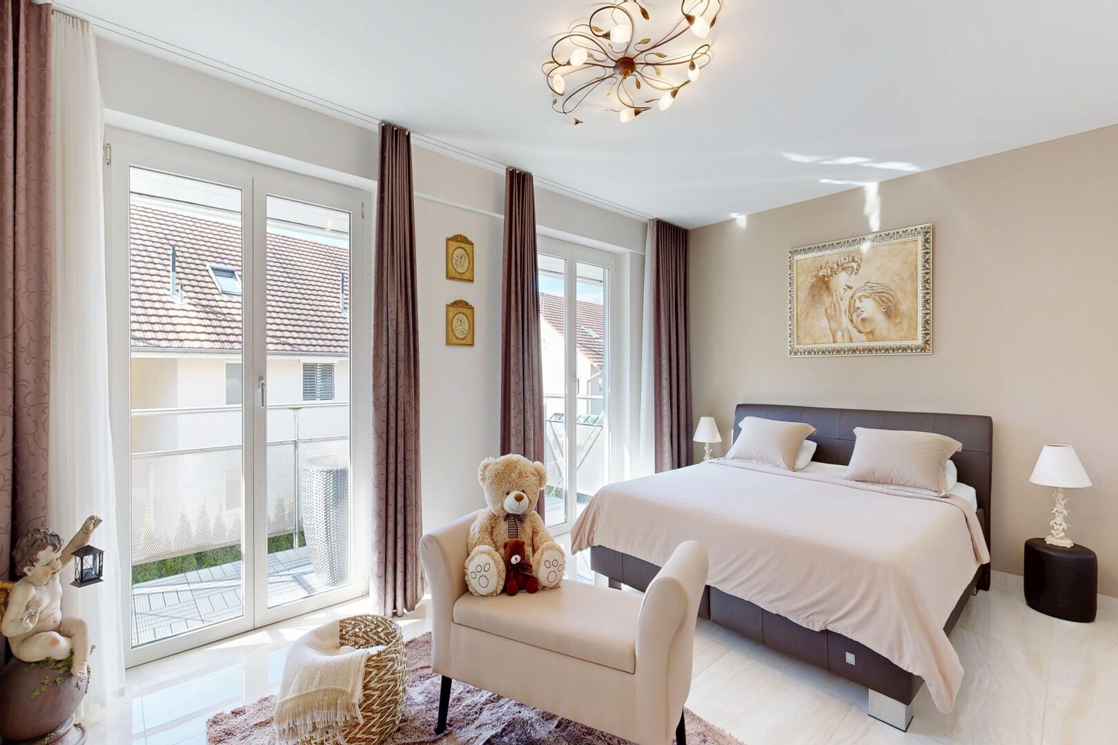zimmer / schlafzimmer mit außenzugang, inside property, drywall, gipskartonwand, und natural light