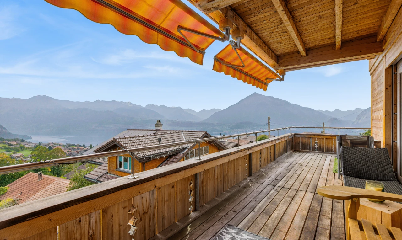 terrasse avec vue sur la montagne, mountain view, terrasse, auvent, et from property