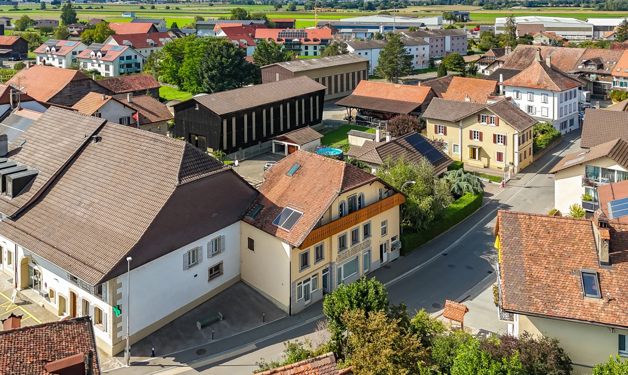 façade avec vue résidentielle