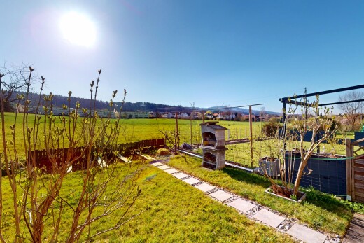garten mit rasen, ländliche aussicht, und zaun