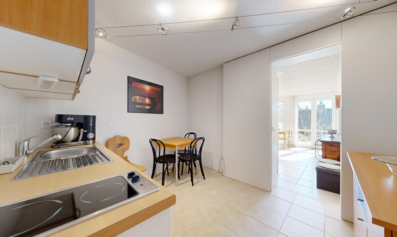küche mit herd, light floor, arbeitsplatten, light countertops, und inside property