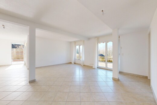 leerer raum mit light floor, gipskartonwand, drywall, natürliches licht, und natural light