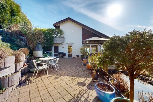 terrasse avec coin repas extérieur, from property, terrasse, day time, et kiosque