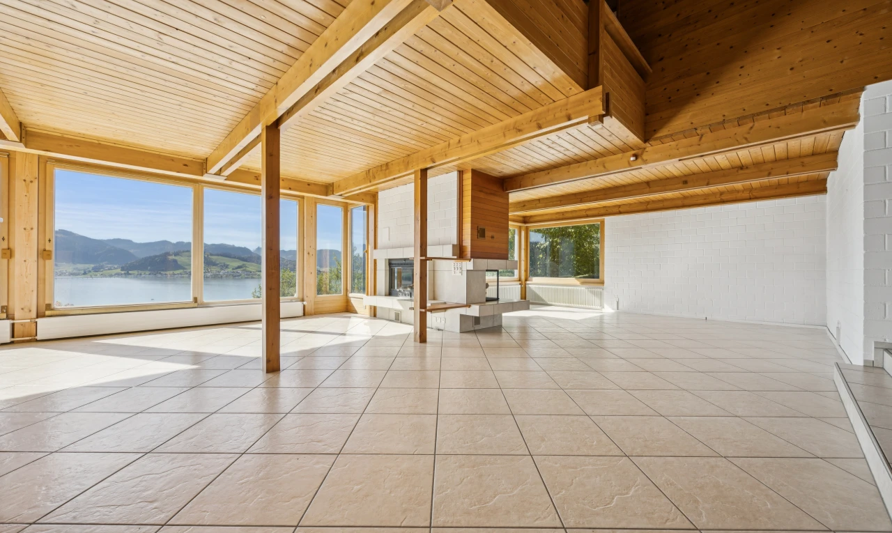 leerer raum mit view focus, high end ceiling, holzdecke, wood ceiling, und seesicht