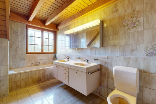 bad mit tile wall, fliesenwand, komplettes badezimmer, bad, und toilette