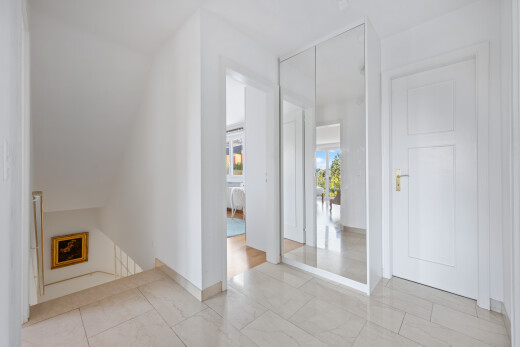 leerer raum mit gipskartonwand, drywall, day time, inside property, und natürliches licht