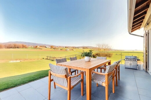 terrasse mit essbereich im freien, terrasse, und ländliche aussicht
