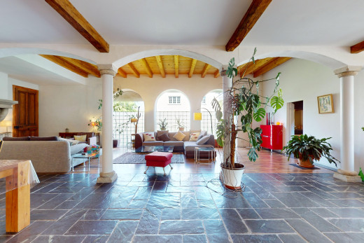 rezeption / lobby mit gewölbte gehwege und dekorative säulen