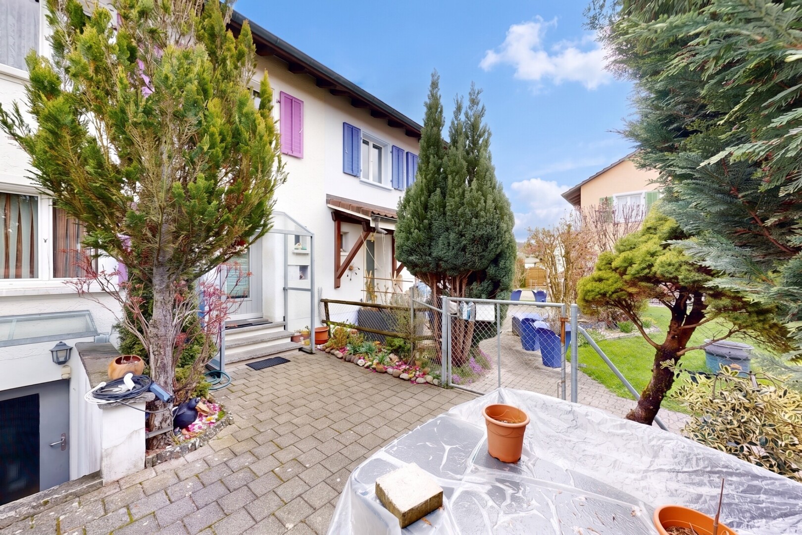 außenansicht mit day time, stuckverkleidung, und terrasse