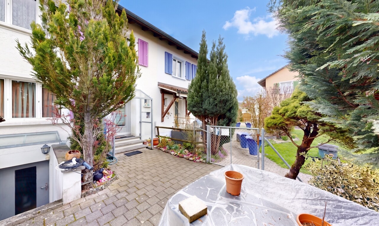 außenansicht mit day time, stuckverkleidung, und terrasse