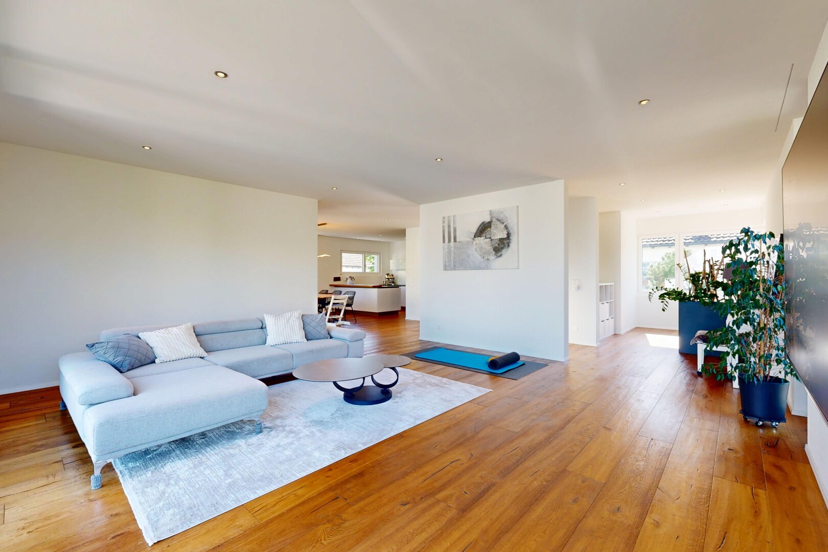 wohnzimmer mit holzfußboden, wood finish floor, inside property, gipskartonwand, und drywall
