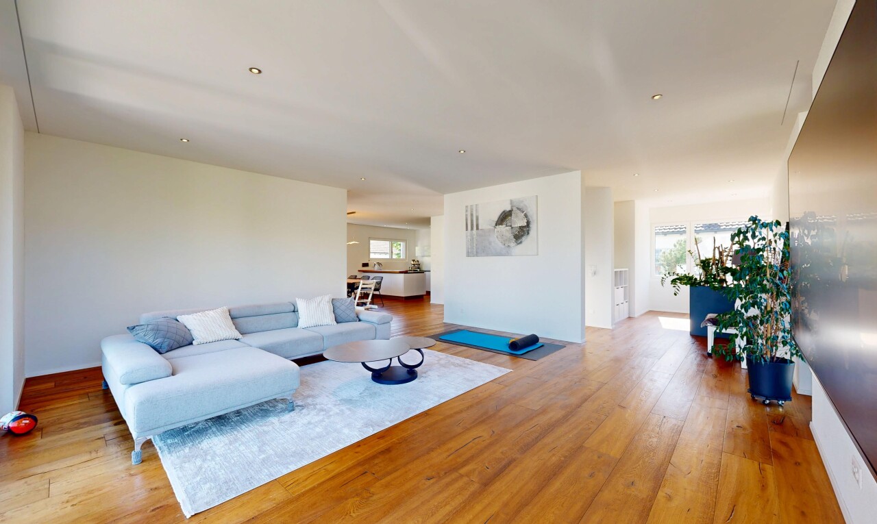 wohnzimmer mit holzfußboden, wood finish floor, inside property, gipskartonwand, und drywall