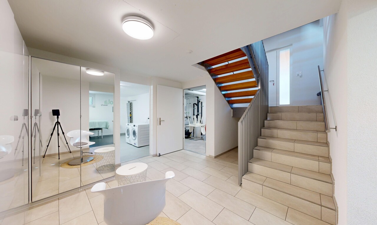 treppe mit treppen, inside property, tumbler, drywall, und gipskartonwand
