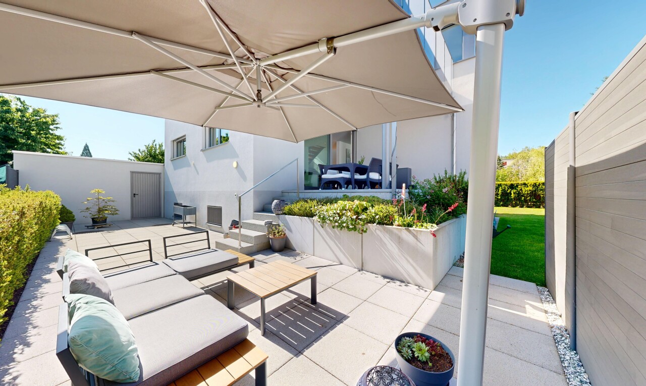 terrasse mit day time, wohnraum im freien, zaun, und terrasse