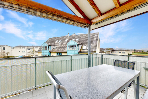 balcony featuring outdoor dining space