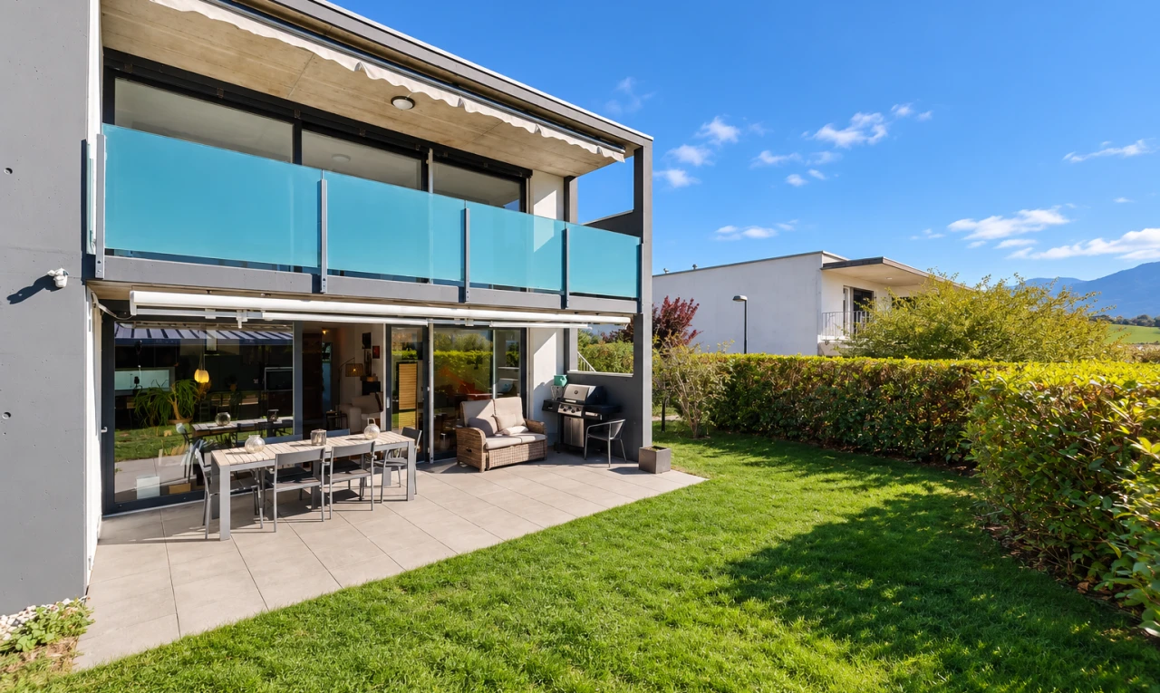 terrasse avec pelouse, from property, day time, balcon, et terrasse
