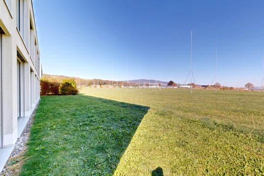 jardin avec from property, pelouse, view focus, et day time