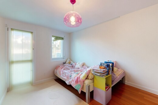 chambre avec lumière naturelle, natural light, cloison sèche, drywall, et inside property