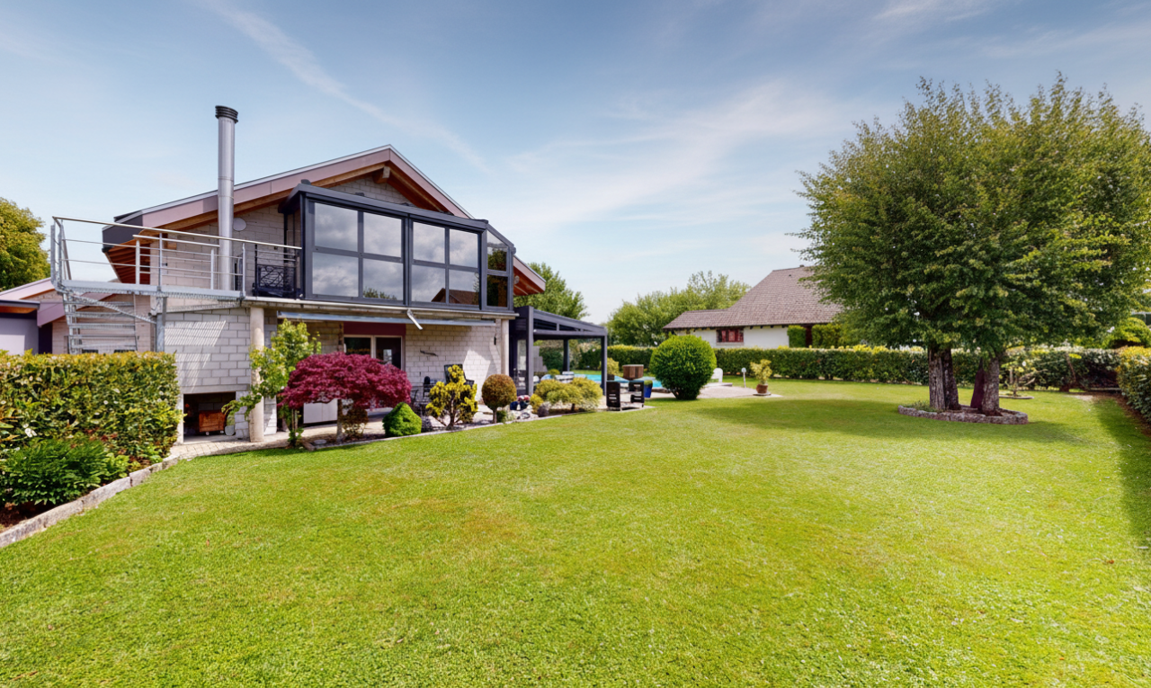 jardin avec day time, from property, et pelouse