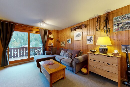 salon avec inside property, lumière naturelle, natural light, moquette, et carpet