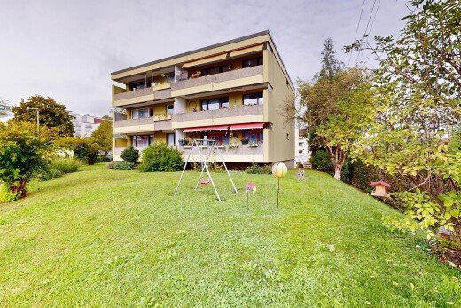 außenansicht mit property visible und overcast