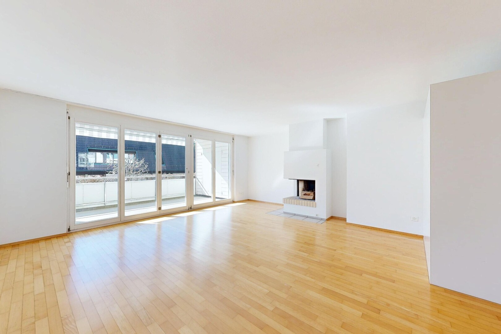 leerer raum mit wood finish floor, holzfußboden, drywall, gipskartonwand, und inside property
