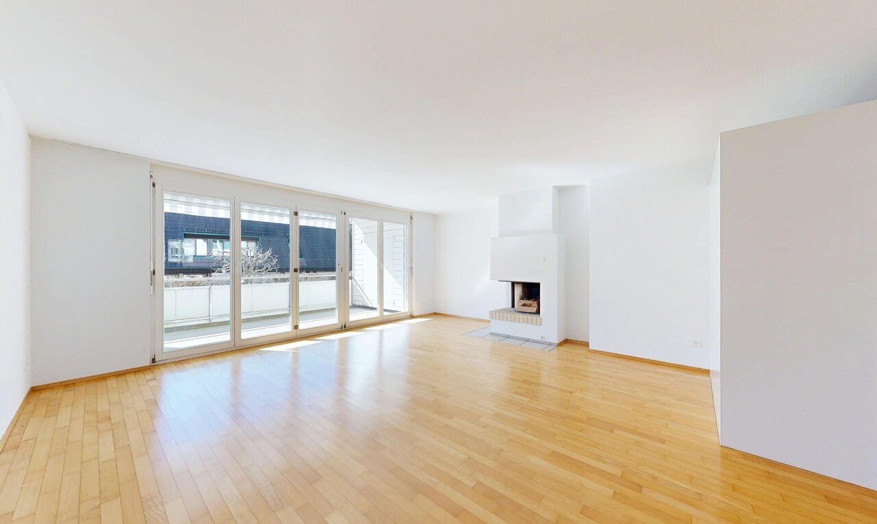 leerer raum mit wood finish floor, holzfußboden, drywall, gipskartonwand, und inside property