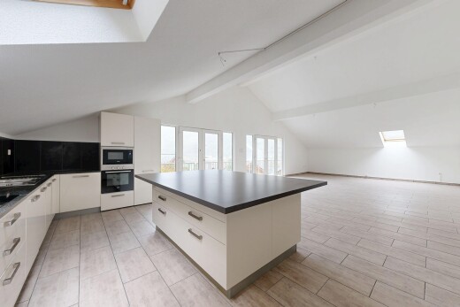 küche mit arbeitsplatten, beamed ceiling, balkendecke, kücheninsel, und ofen